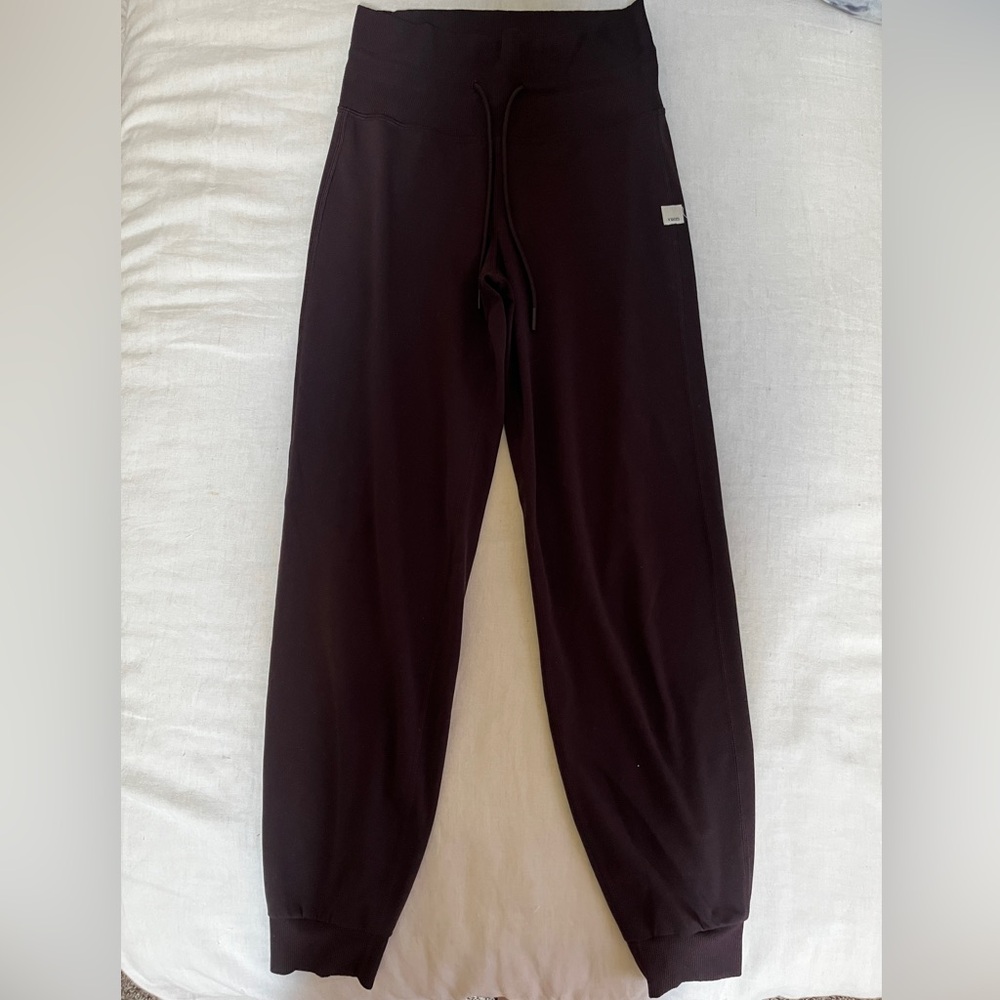 Vuori high waisted jogger